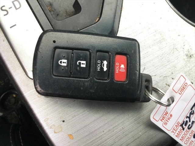 2012 TOYOTA CAMRY SE V6