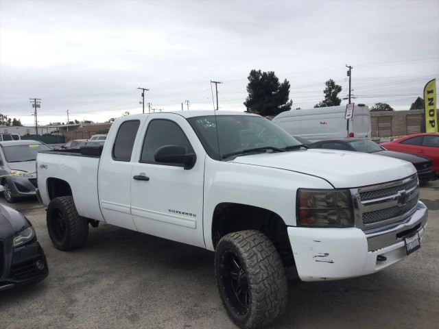2011 CHEVROLET SILVERADO 1500 LS EXTENDED CAB 4WD