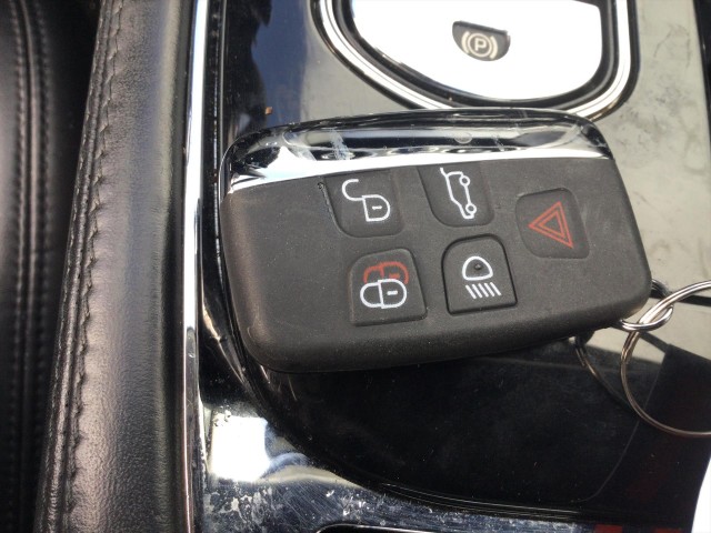 2012 JAGUAR XJ-SERIES XJ