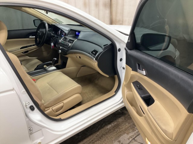 2012 HONDA ACCORD LX SEDAN AT
