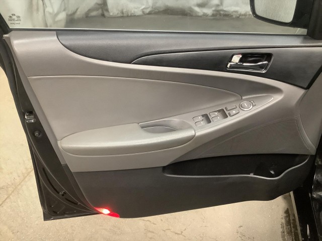 2012 HYUNDAI SONATA GLS AUTO