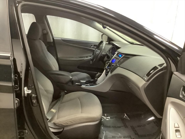 2012 HYUNDAI SONATA GLS AUTO