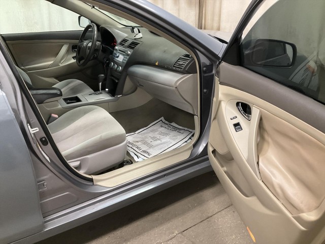 2007 TOYOTA CAMRY LE 5-SPD AT