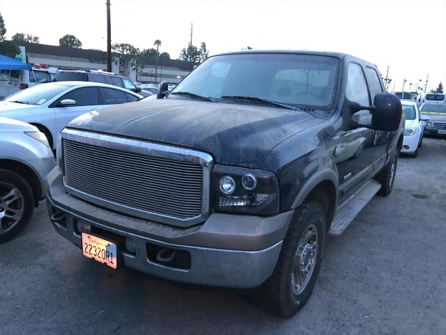 2006 FORD F-350 SD LARIAT CREW CAB LONG BED 2WD