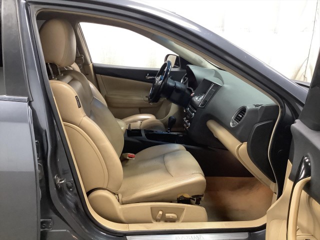 2010 NISSAN MAXIMA SV