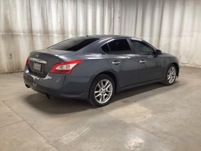 2010 NISSAN MAXIMA SV
