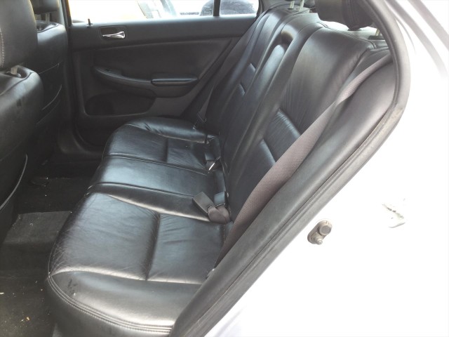 2004 HONDA ACCORD LX SEDAN