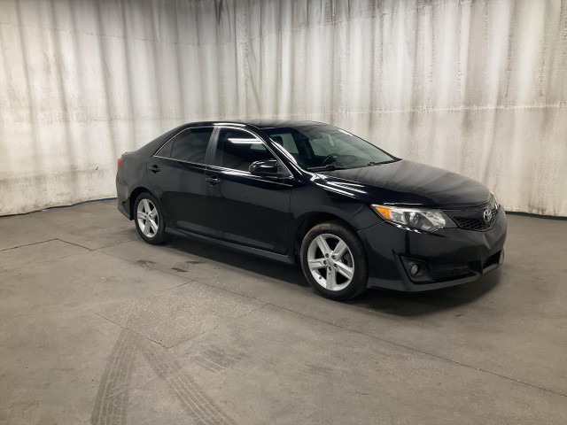 2013 TOYOTA CAMRY SE