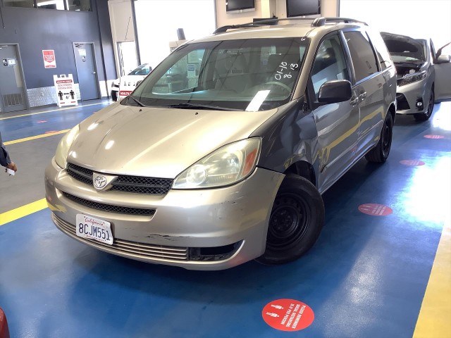 2004 TOYOTA SIENNA LE - 7 PASSENGER