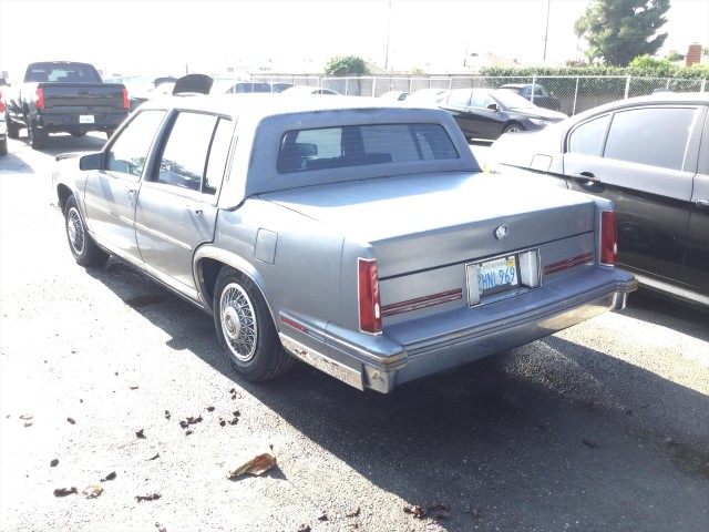 1988 CADILLAC FLEETWOOD SEDAN