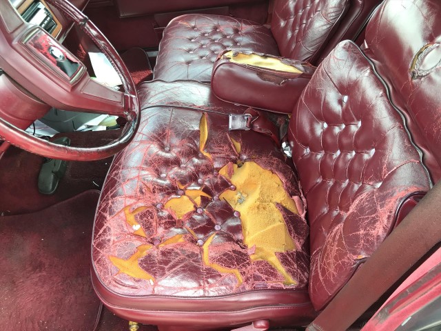 1988 CADILLAC FLEETWOOD SEDAN
